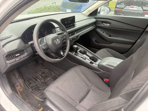 Used 2023 Honda Accord EX image 29