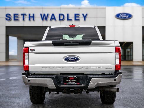 Used 2018 Ford F250 XLT w/ XLT Value Package AWD/4WD image 6