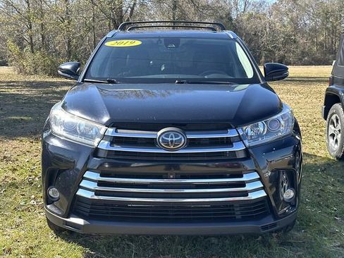 Used 2019 Toyota Highlander Limited Platinum image 2