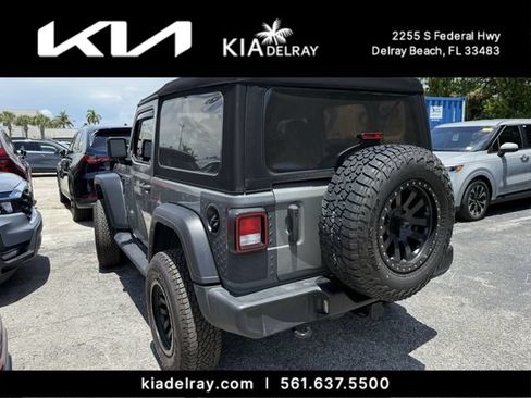 Used 2022 Jeep Wrangler Sport AWD/4WD image 3