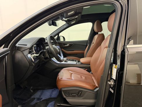 Used 2023 Audi Q7 2.0T Premium w/ Convenience Package AWD/4WD image 5