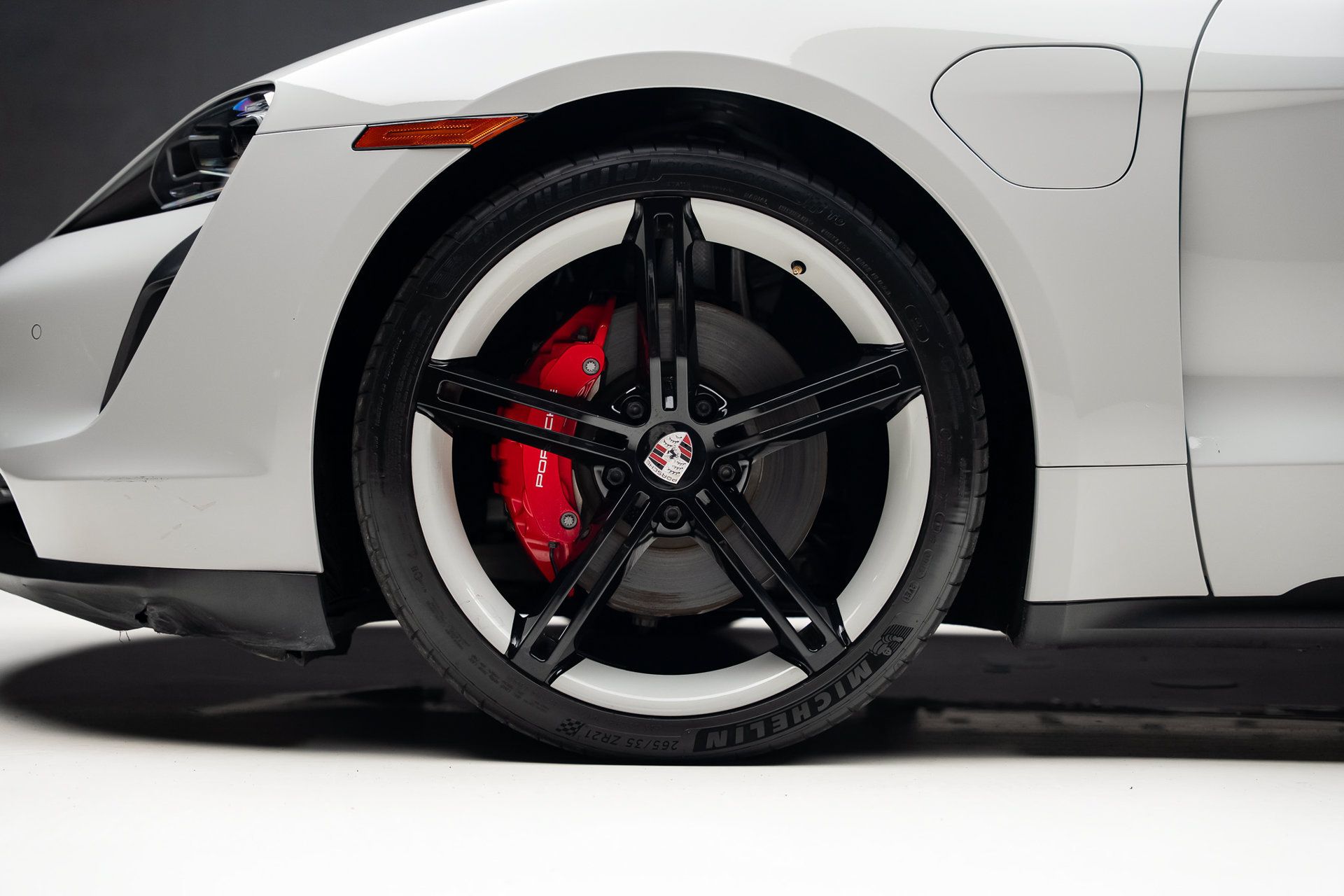 Used 2022 Porsche Taycan 4S AWD/4WD image 19