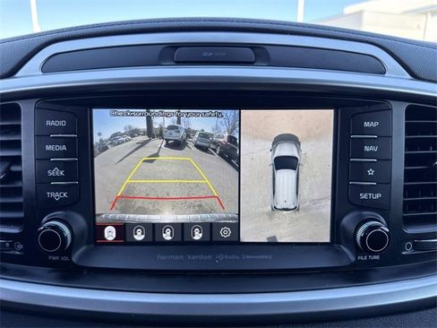 Used 2019 Kia Sorento SX image 23