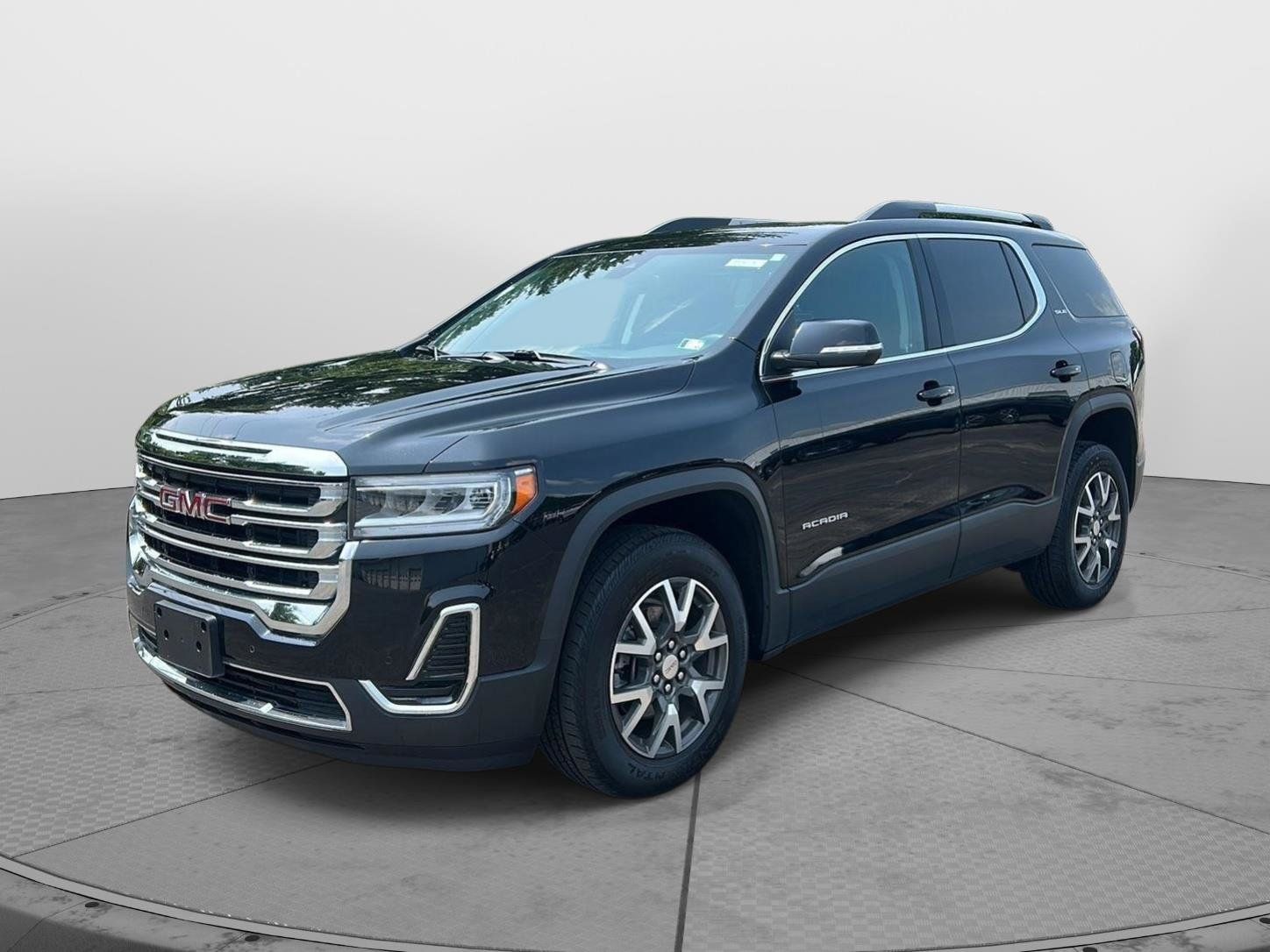 Used 2023 GMC Acadia SLE w/ Driver Convenience Package AWD/4WD image 3