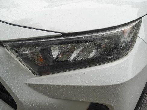 Used 2019 Toyota RAV4 LE image 16