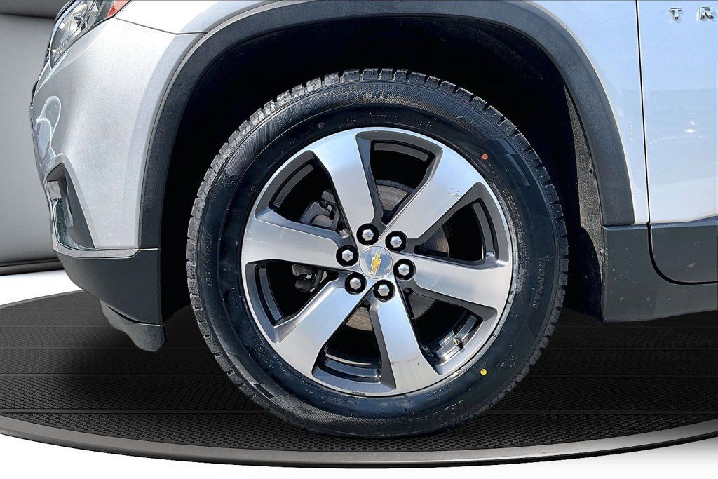 Used 2020 Chevrolet Traverse LT w/ LT Premium Package AWD/4WD image 35