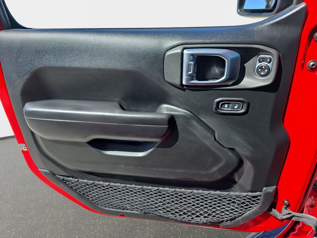 Used 2020 Jeep Wrangler Sport AWD/4WD image 28
