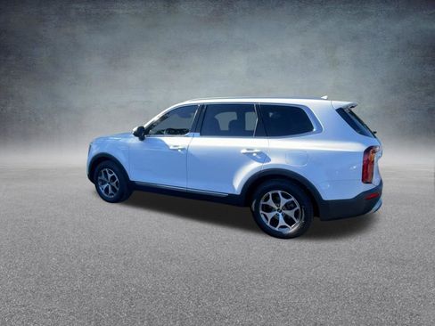 Used 2022 Kia Telluride EX w/ Towing Package FWD image 17
