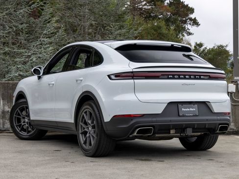 Certified 2026 Porsche Cayenne Coupe AWD/4WD image 3