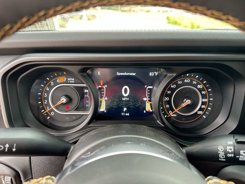 Used 2024 Jeep Wrangler Sahara w/ Technology Group image 15