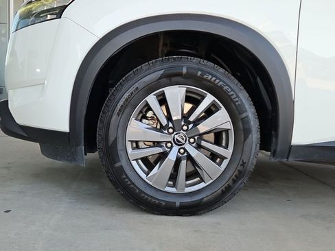 Used 2024 Nissan Pathfinder SV FWD image 23