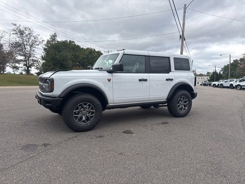 New 2025 Ford Bronco Badlands image 13