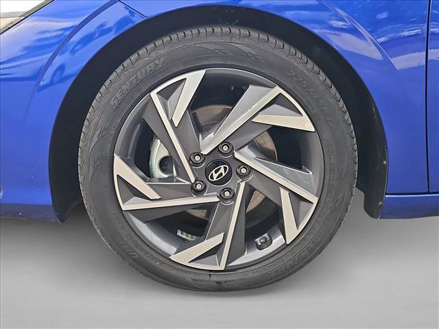 Used 2025 Hyundai Elantra SEL FWD image 25
