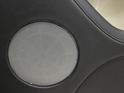 Used 2019 Bentley Bentayga image 85