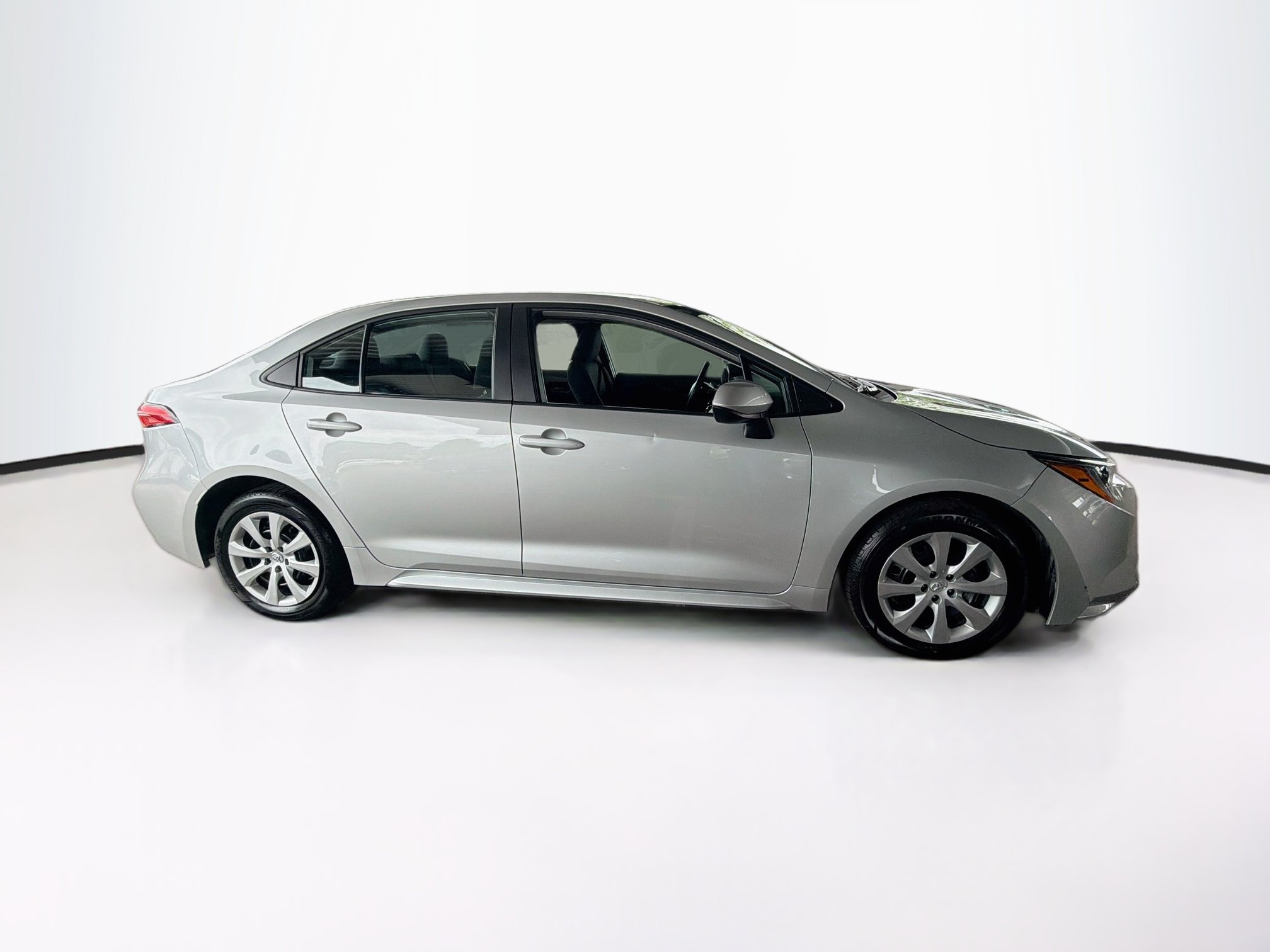 Used 2025 Toyota Corolla LE FWD image 10