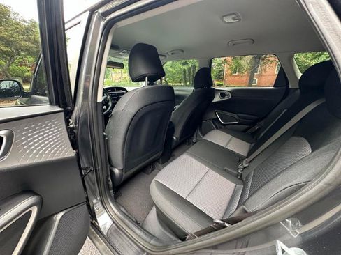 Used 2022 Kia Soul LX FWD image 17