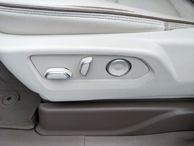 Used 2023 GMC Yukon XL Denali RWD image 26