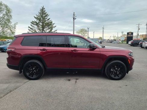 Used 2024 Jeep Grand Cherokee L Laredo AWD/4WD image 5