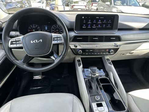 Certified 2022 Kia Telluride S FWD image 17