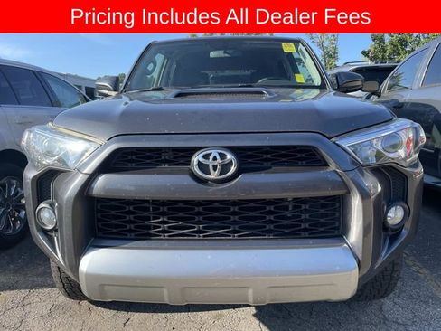 Used 2018 Toyota 4Runner TRD Off-Road AWD/4WD image 12
