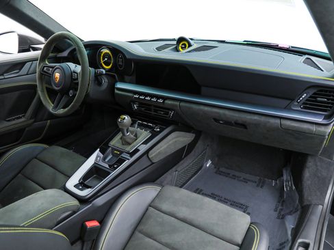 Used 2022 Porsche 911 GT3 image 2