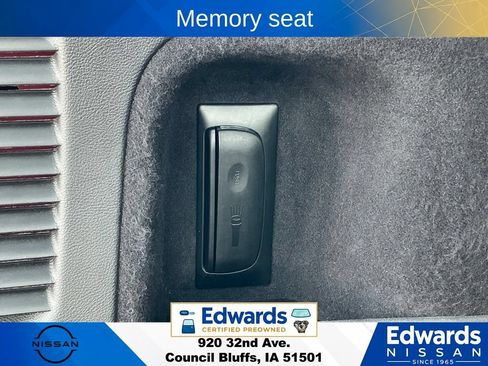 Used 2013 Jeep Grand Cherokee Overland Summit AWD/4WD image 15