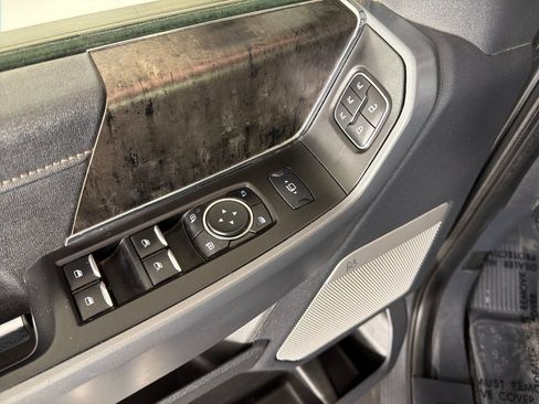 Used 2024 Ford F250 Lariat w/ Lariat Ultimate Package AWD/4WD image 19