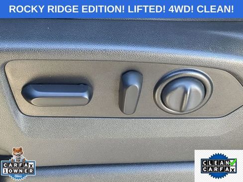 Used 2021 GMC Sierra 1500 AT4 w/ AT4 Premium Package image 19