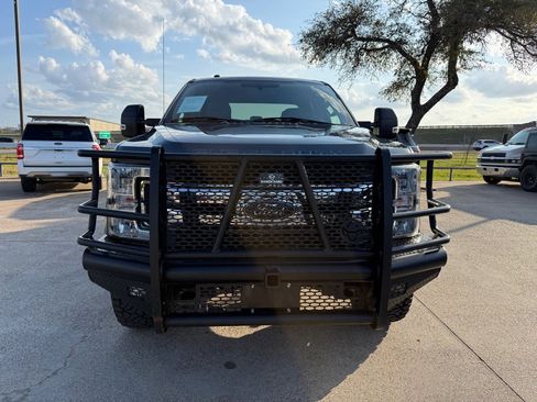 Used 2017 Ford F250 XLT w/ XLT Value Package AWD/4WD image 2