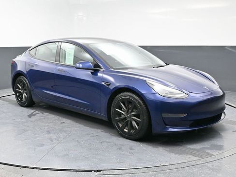 Used 2022 Tesla Model 3 image 2