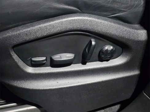 Used 2022 Porsche Cayenne image 24