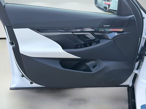 New 2027 BMW 530i RWD image 21