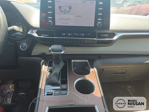 Used 2022 Toyota Sienna XLE FWD image 10