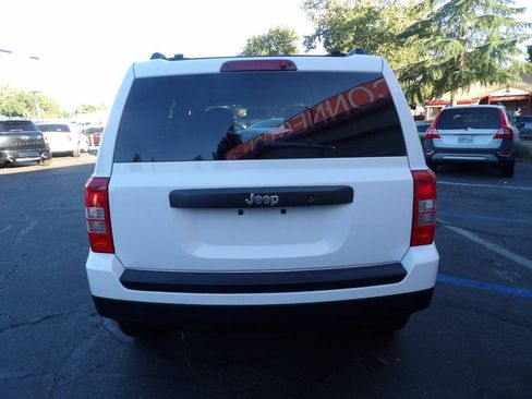 Used 2015 Jeep Patriot Sport FWD image 9