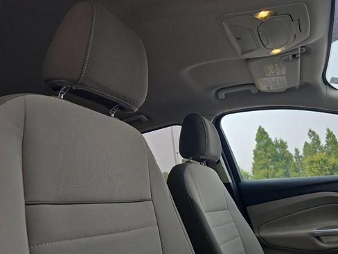 Used 2015 Ford Escape SE FWD image 17