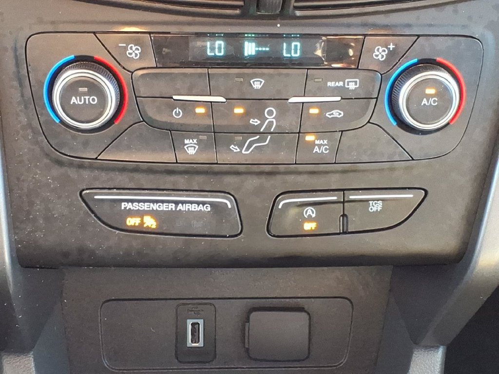 Used 2017 Ford Escape SE w/ Equipment Group 201A FWD image 16