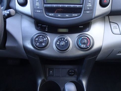 Used 2011 Toyota RAV4 4WD image 15