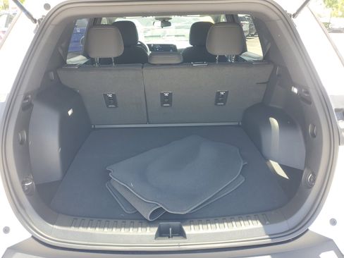 Used 2026 Chevrolet Equinox LT FWD image 9