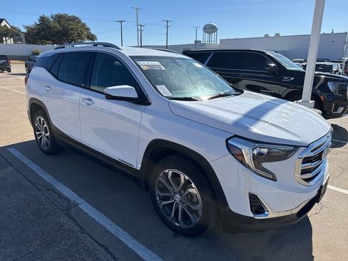Used 2019 GMC Terrain SLT w/ Preferred Package image 2