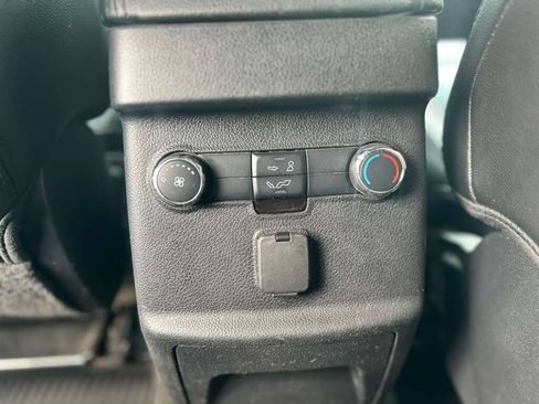 Used 2016 Ford Explorer XLT w/ Equipment Group 202A image 17