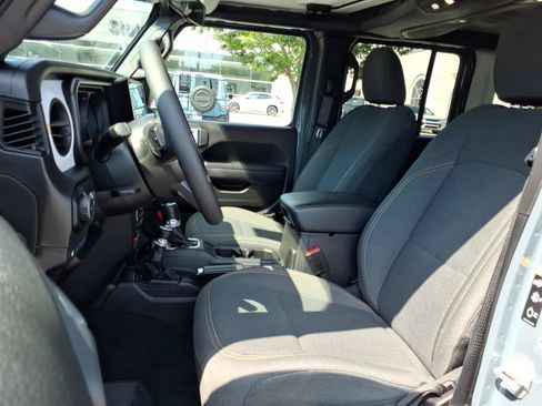 Used 2024 Jeep Wrangler Unlimited AWD/4WD image 20