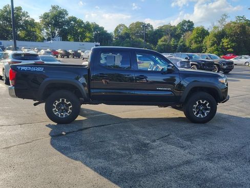Used 2017 Toyota Tacoma TRD Off-Road w/ Tow Package (A/T) AWD/4WD image 5
