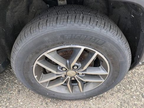 Used 2017 Jeep Grand Cherokee Limited image 20