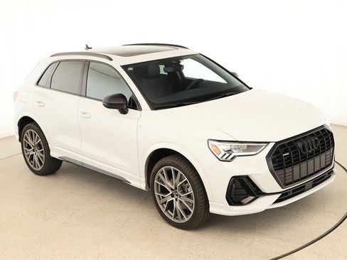 Certified 2025 Audi Q3 2.0T Premium Plus w/ Premium Plus Package image 37
