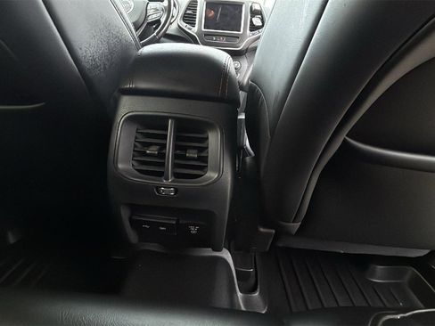 Used 2020 Jeep Cherokee Trailhawk image 14