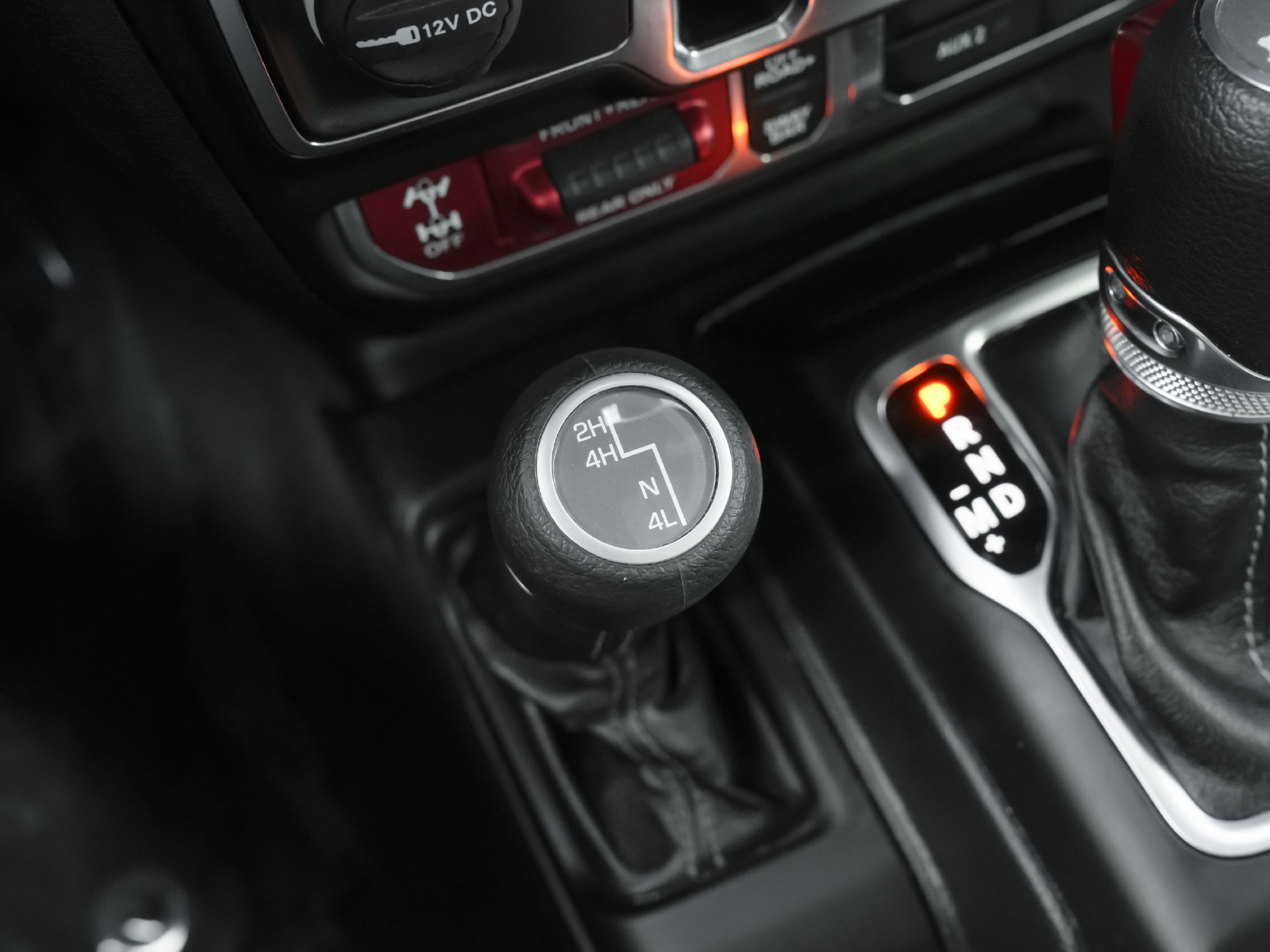 Used 2025 Jeep Wrangler Unlimited Rubicon AWD/4WD image 19