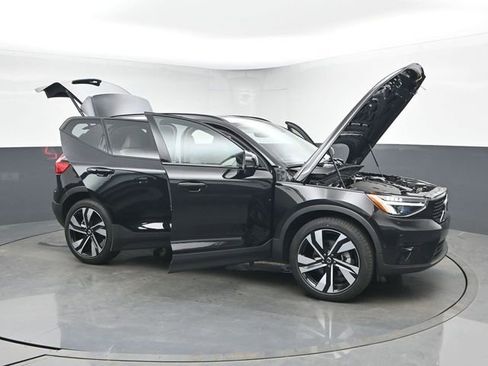 Used 2024 Volvo XC40 B5 Plus w/ Climate Package image 53