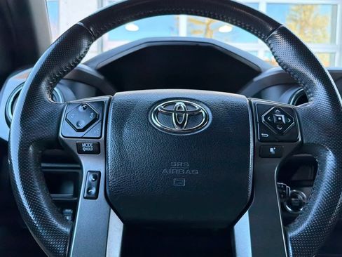 Used 2017 Toyota Tacoma TRD Sport w/ Tow Package (A/T) AWD/4WD image 25