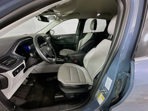 Used 2025 Ford Escape Platinum image 28