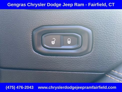 Certified 2025 Jeep Wrangler Unlimited Sahara AWD/4WD image 19